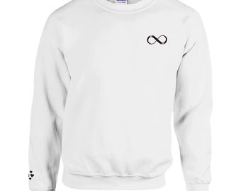 Pull Brodé Personnalisable Infini avec les initiales pour couples, famille ou amis - Créez un Style Unique pour Vous et Votre Proche !