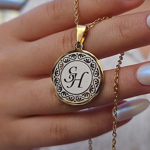Collar con inicial personalizado: colgante con monograma de acero inoxidable dorado, regalo para ella, collar con nombre personalizado