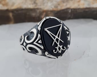 Bague en onyx noir fabriquée à la main : sceau de Lucifer en argent sterling, bijoux gothiques