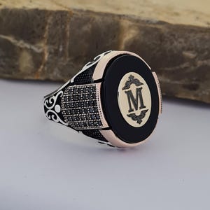Anillo de letra personalizado, sello de plata esterlina 925 hecho a mano, joyería con monograma personalizado para hombres, elegante diseño de ónix negro, idea de regalo única