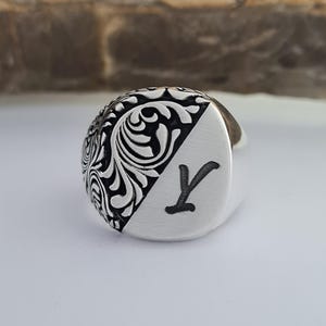 Anillo de plata esterlina personalizado con inicial grabada / Anillo de sello para hombre hecho a mano / Joyería personalizada