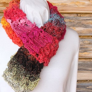 Strick-Schal-Muster, strukturiertes Strickmuster für Schal, Fortgeschrittenen-Strickprojekt, Blüten-Strick-Schal-Design