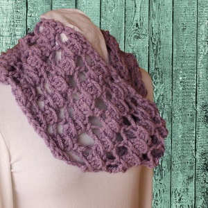 Knit Pattern for Chunky Cowl, Quick to Knit Cowl Pattern, Knitting Pattern for Diamond Lace Stitch Knit Cowl, One Skein Knitting Patterns