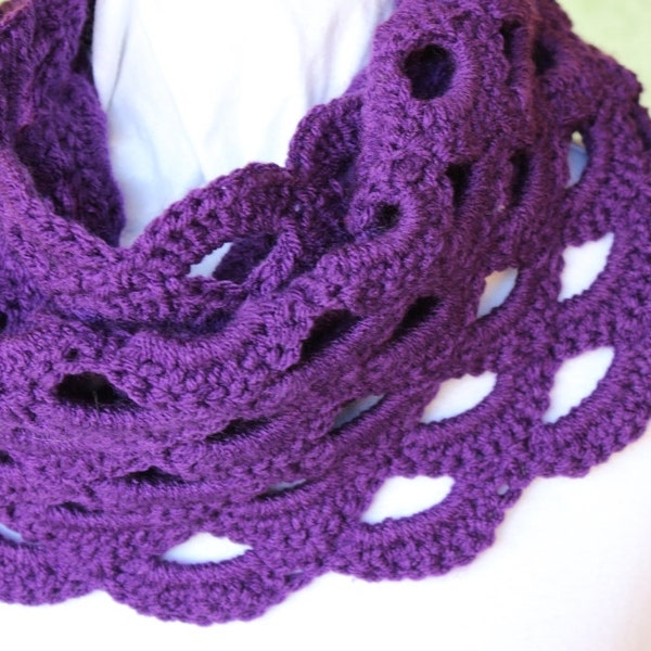 Crocheted Cowl Pattern, Crochet Patterns for Cowls, Scalloped Crochet Infinity Scarf Design, With Love Yarn Pattern, Quick Crochet Pattern