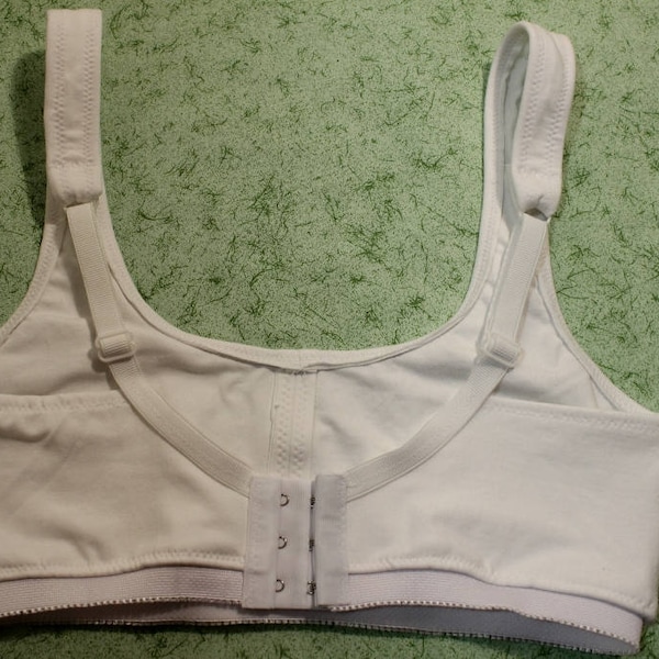 Sewing Pattern for Sports Bra, Easy to Sew Workout Bra Pattern, Comfort Bra Pattern With Back Closure, Bra Sewing Pattern, Lingerie Patterns