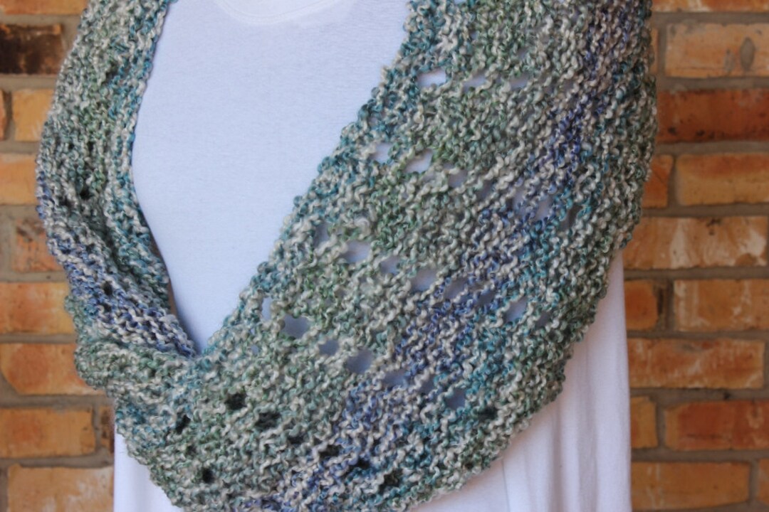 Mobius Knit Cowl Pattern Using Circular Needles, Knitting Pattern for ...