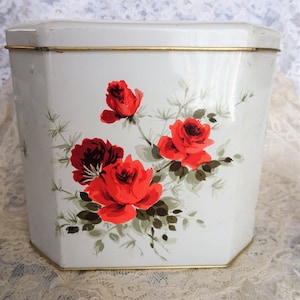 LOVELY Vintage English Biscuit or Candy Tin,Hinged Lid Canister Tin,Pretty Roses,Litho Box,Vintage Tin Boxes,Collectible Mid Century Tins