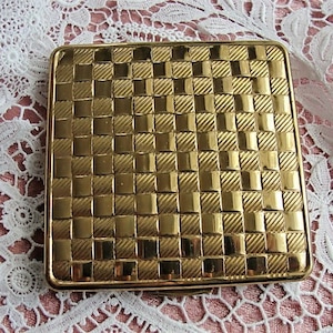 GORGEOUS Vintage KIGU Powder Compact,Purse Compact, Elegant Basket Weave, English Vintage Powder Compact,Collectible Compacts,Vanity Decor