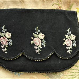 LOVELY Antique Petit Point Needlework Tapestry,Clutch Purse, Roses Handbag, Evening Bag, Pastel Colors on Black, Collectible Purses