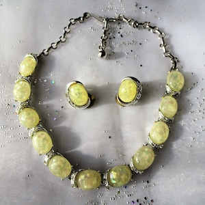 LOVELY Mid Century Necklace and Clip On Earrings Set,CORO Thermo Plastic Confetti,Pretty Pale Yellow,Collectible 1950s Vintage Jewelry