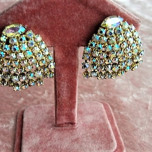 SPARKLING Vintage 1950s Aurora Borealis Rhinestone Earrings Clip On Earrings Vintage Rhinestones Clip Earrings Quality Glamorous Earrings