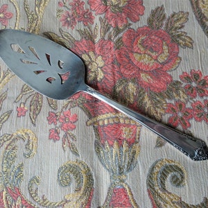 VINTAGE Pierced Silver Pastry Pie Cake Server,Silver Plate,Vintage Silverware,Vintage Flatware,Dining,Silver Pastry Server,Wedding Gifts