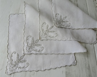 ELEGANT MADEIRA Linen Napkins,Embroidered Flowers,Luncheon Tea Dinner Napkins Set,Quality Linen, Collectible Vintage Linens