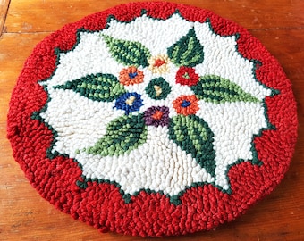 BEAUTIFUL Vintage Hand Hooked Chair Pad Cushion,Floral Design,Primitive Seat Rug,Charming Farmhouse,French Country Decor,Vintage Hooked Mats