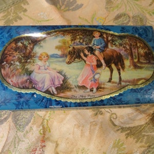 VINTAGE English Hinged Tin ,Advertising Tin,Peek Frean,British Cookie Biscuit Box,Litho Canister Tin,Sweet Children,Collectible Vintage Tins