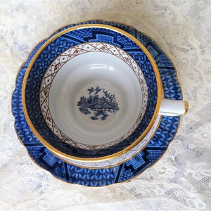 PRACHTIGE Vintage Blue willow theekop en schotel, Engels gemaakt, blauw en wit China, diepe schotel, verzamelbare vintage kopjes en schotels