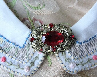 LOVELY Vintage Czech Glass and Filigree Brooch Ruby Red Faceted Stone Gold Tone Filigree Pin Day or Evening Brooch Collectible Vintage Pins