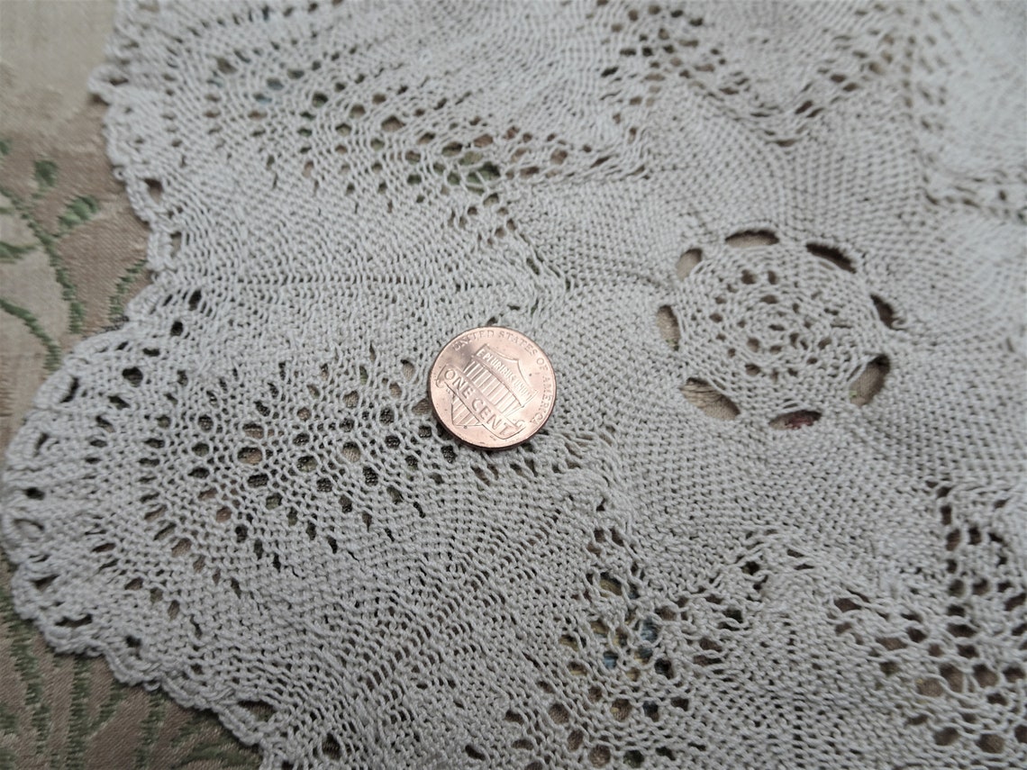 CHARMING Vintage Doily, Hand Hand Knitted Doily,intricate Pattern
