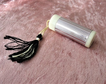 Kit da cucito Art Deco VINTAGE, Kit da viaggio, Astuccio, Custodia per aghi, Kit da cucito per rammendo, Celluloide avorio e Metallo rosa, Nappa di seta, Strumenti di ricamo antichi