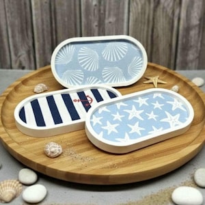 Vassoio decorativo nautico | Vassoio ovale in ceramica con tessuto per esterni | Design con conchiglie, ancore e stelle marine | Vassoio decorativo e portagioie in stile costiero, 18x9