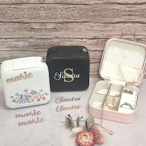 Personalisierte Schmuckbox mit Namen & Initialen | Wählen Sie aus Rosa, Schwarz, Weiß | Einzigartiges Geschenk für Sie | Schmuck Organizer
