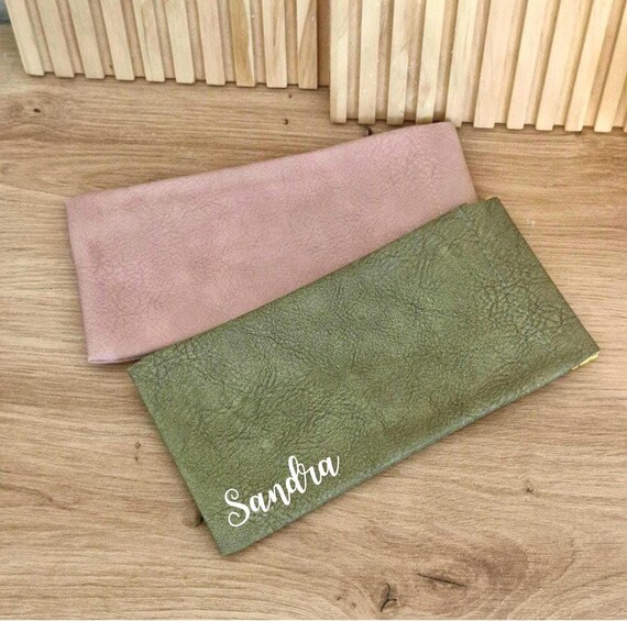 Personalized glasses case | with snap closure in olive green / dusty pink | Name / Initials | Elegant gift for birthdays | Father's Day