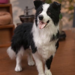 Aangepaste vilten wollen hond herdenkingssculptuur, 3D-vilt wol hond portret, realistische huisdier pluche simulatie hond, kerstcadeaus