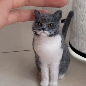 Custom Needle Felted Cat Sculpture: Realistic Pet Replica