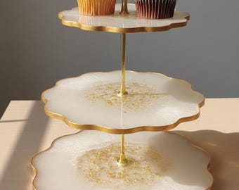 Luxe harsbak met 3 lagen | Handgemaakte epoxy-dessertstandaard | Taartvorm met gouden rand | Organizer voor sieradendisplay | Elegant dienblad van hars