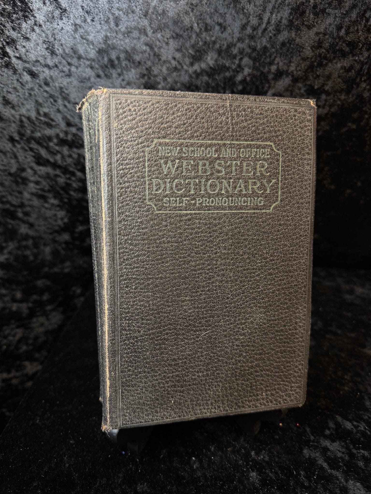 Antique Websters Dictionary - Etsy Norway display picture 1