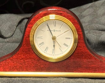 Howard Miller Tischwecker Kirschholz Modellnr. 613-489