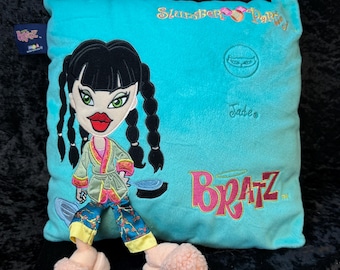 Muñeca de peluche Bratz vintage de Jade para fiesta de pijamas – Decoración de dormitorio MGA de principios de la década de 2000 (año 2000)
