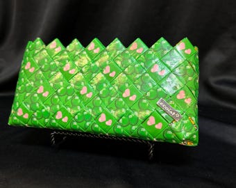 Ecoist Recycled M & M's Wrapper Clutch Geldbörse - Grüne Candy Wrapper gewebte Reißverschlusstasche - Umweltfreundliche Handtasche