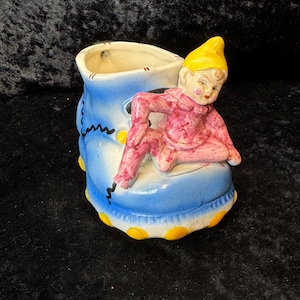 Vintage Pixie Boot Planter: Whimsical Elf Ceramic Shoe Decor