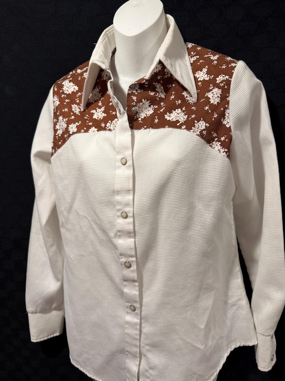 Vintage 70s Western Shirt: Floral Yoke, Pearl Snap Buttons (womens 