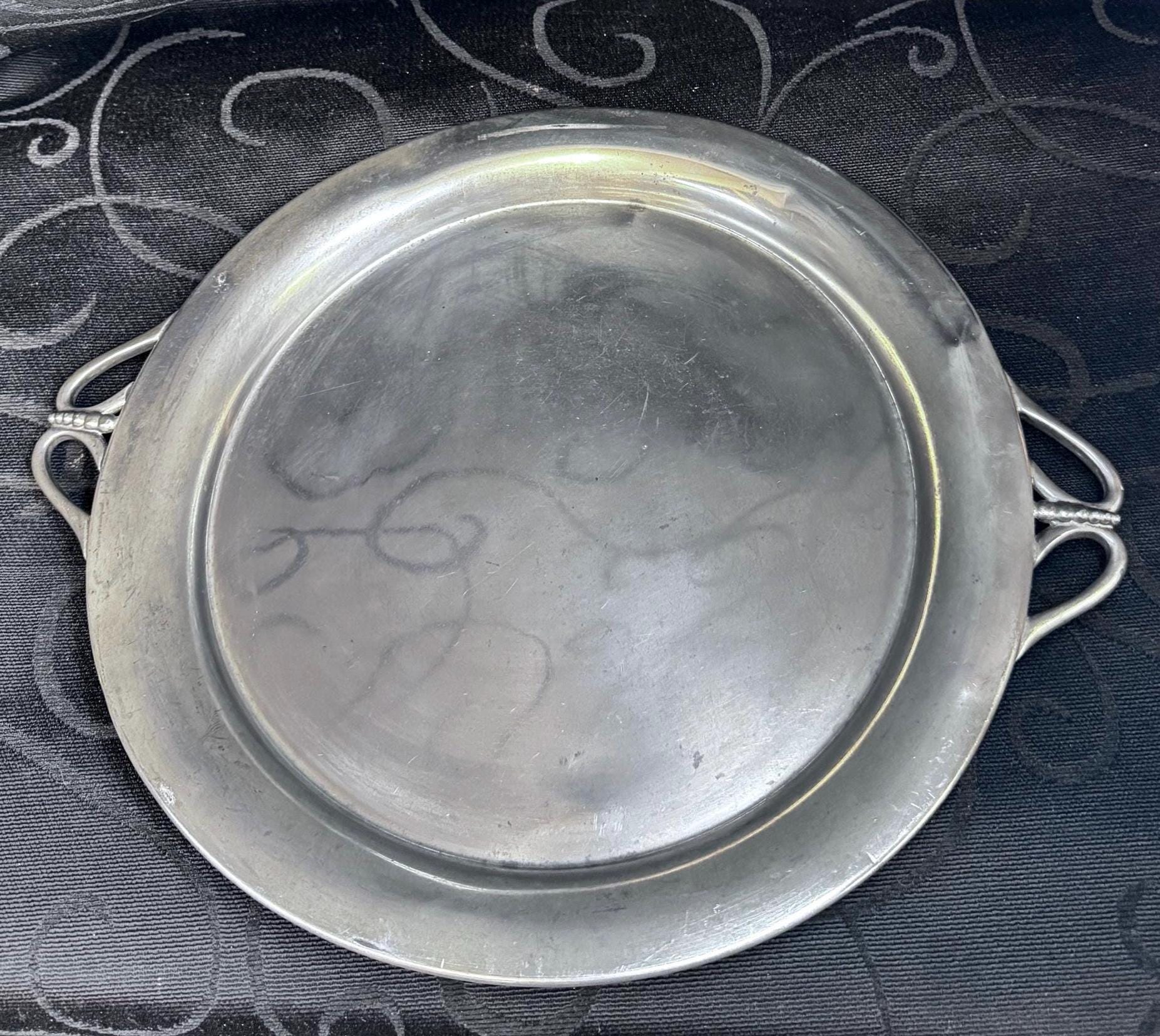 アール・ヌーヴォーデザイン ピュータートレー アールヌーボーアンティークラウンドピュータートレイノーブル187