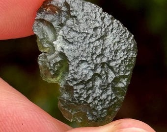 3.2g Genuine Moldavite from Czech Republic – Natural Tektite | Collector Impact Glass | 31p-65