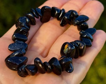 Authentic Nuummite Bracelet | Greenland Tumbled Stone, Elastic Fit | 29p
