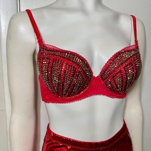 Eve&#39;s Temptation Ring Master 32C, Red and Gold Rhinestone Push-up Bra, Rave / Festival / Burlesque with metallic red shorts