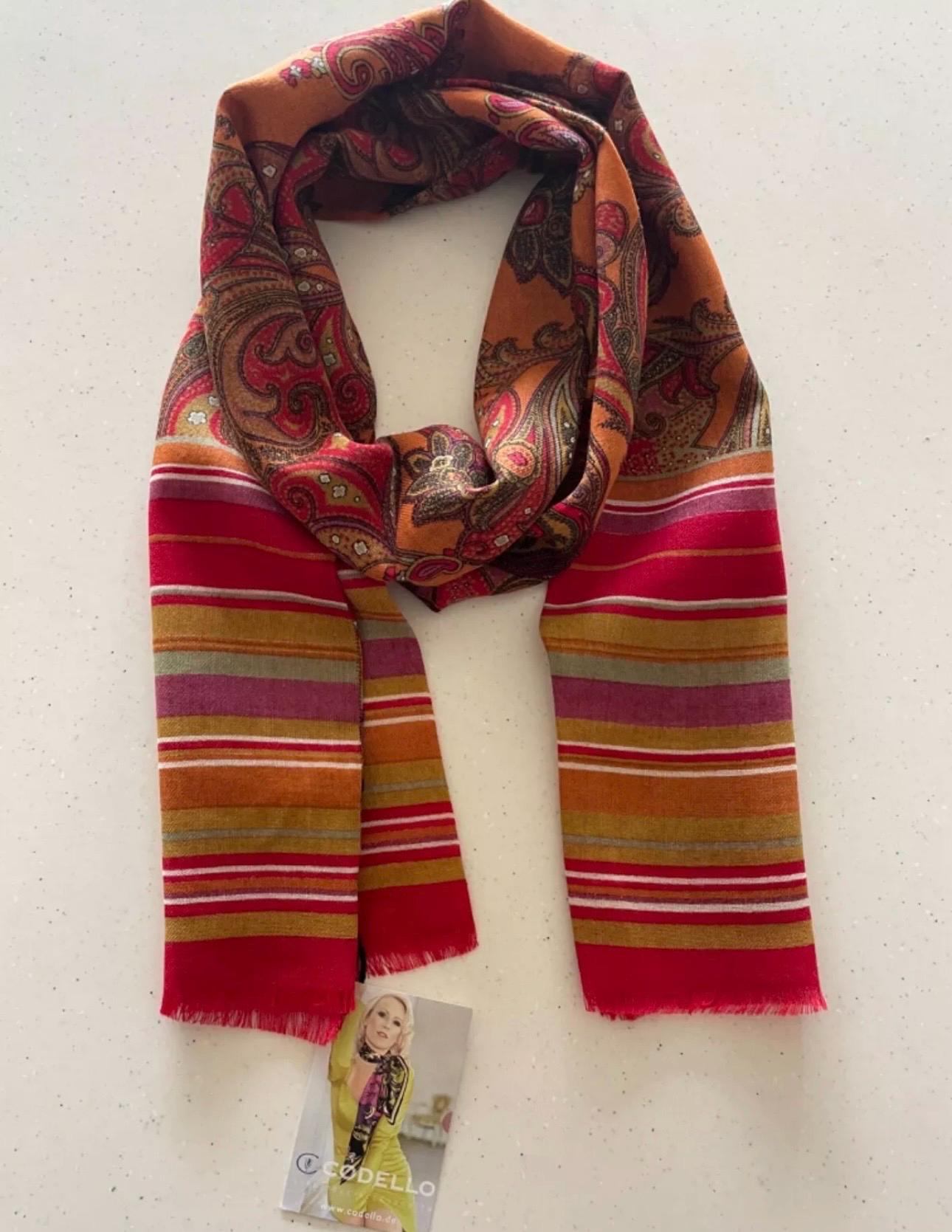 Foulard En Soie Vintage CODÉLLO - Modèle Carré 69x70 Cm - Couleur Orange - Accessoire Occasion Femme