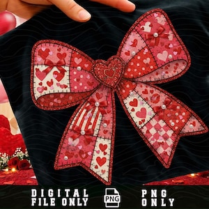 Può includere: Un grande fiocco decorativo con un centro a forma di cuore, con un design patchwork di cuori e motivi rossi su sfondo nero. Il fiocco è impreziosito da piccole perle bianche e dettagli di nastro rosso. Le parole "DIGITAL FILE ONLY" e "PNG ONLY" sono in basso.