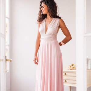 Abito a sfioro rosa cipria, Abito a sfioro damigella d&#39;onore, Abito rosa cipria damigella d&#39;onore, Abito in maglia a costine rosa cipria, Abito a sfioro lungo rosa