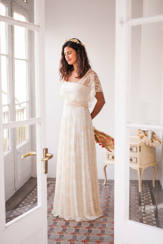 flowy lace wedding dress