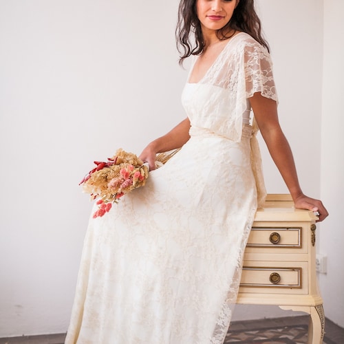 Lace Flowy Wedding Dress, Loose Top Wedding Dress, Champagne Lace Wedding  Dress, Convertible Wedding Dress, Cream Lace Loose Wedding Dress - Etsy