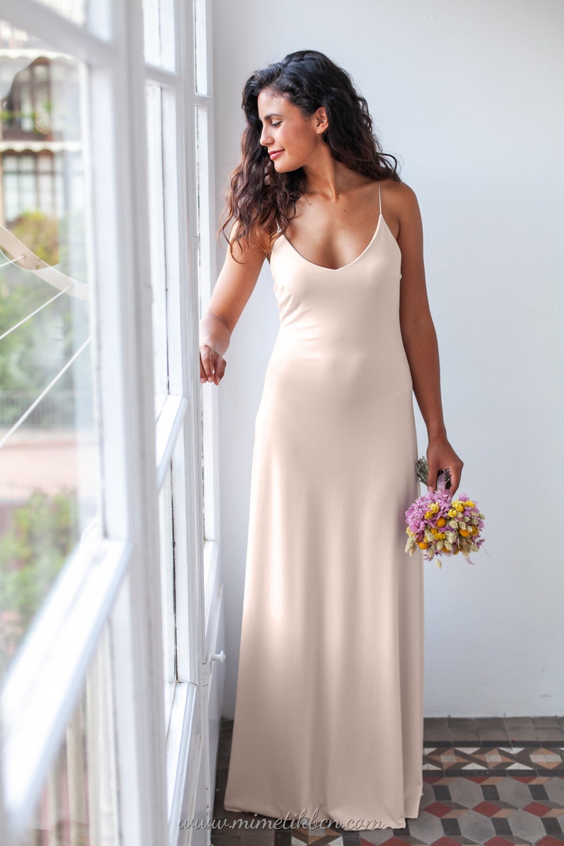Mimetik – Simple and elegant slip wedding dress with thin spaghetti straps and low cut back Crop top et jupes ETSY