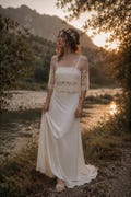 Romantic embroidered bridal top in scalloped tulle with crew neck and three quarter sleeves product logo