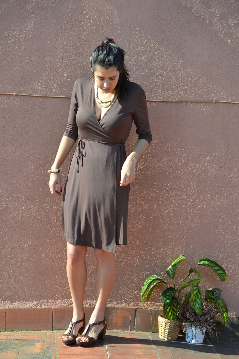 Autumn color Knee-length dress Wine red wrap dress Everyday Dress Jersey Wrap Dress Fall fashion V-neck dress Burgundy jersey dress