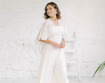 洗練されたブライダルパンツ。シンプルなウェディングドレスとの組み合わせに最適。エレガントなブライダルパンツ。