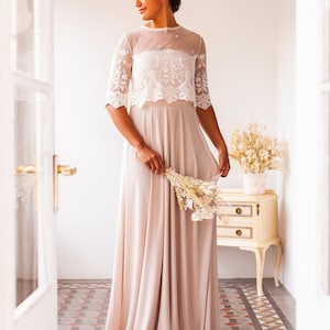 Romantic embroidered bridal top in scalloped tulle with crew neck and three quarter sleeves image 3