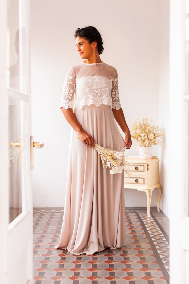 Romantic embroidered bridal top in scalloped tulle with crew neck and three quarter sleeves image 3